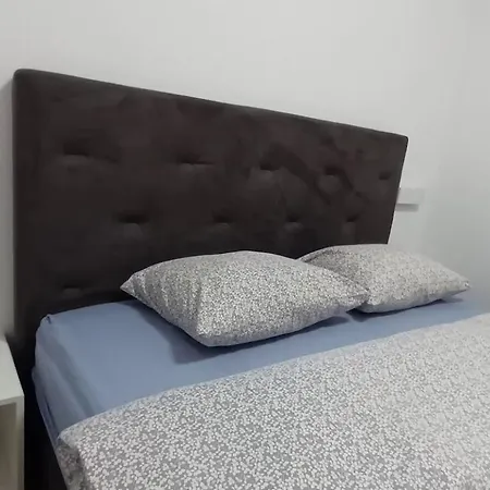 Apartment Sandra - Free Private Parking And Garden *