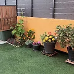 Sandra - Free Private Parking And Garden *