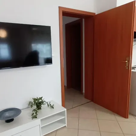 Appartement Sandra -private Parking And Garden