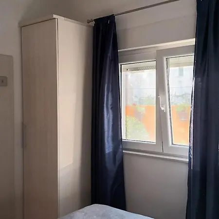 Sandra - Free Private Parking And Garden