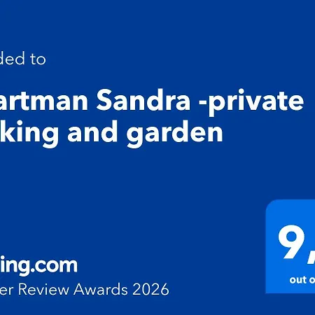 Sandra - Free Private Parking And Garden アパート