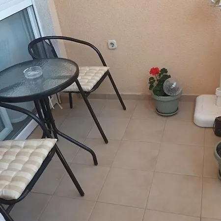Sandra - Free Private Parking And Garden Апартаменты