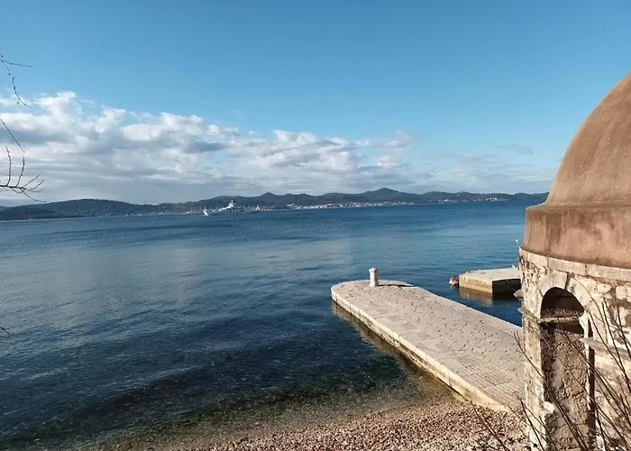 Sandra -private Parking And Garden * زادار