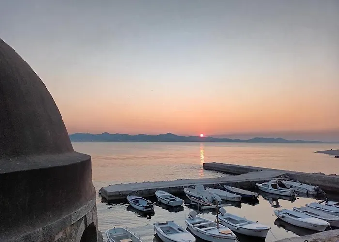 Sandra -private Parking And Garden شقة *