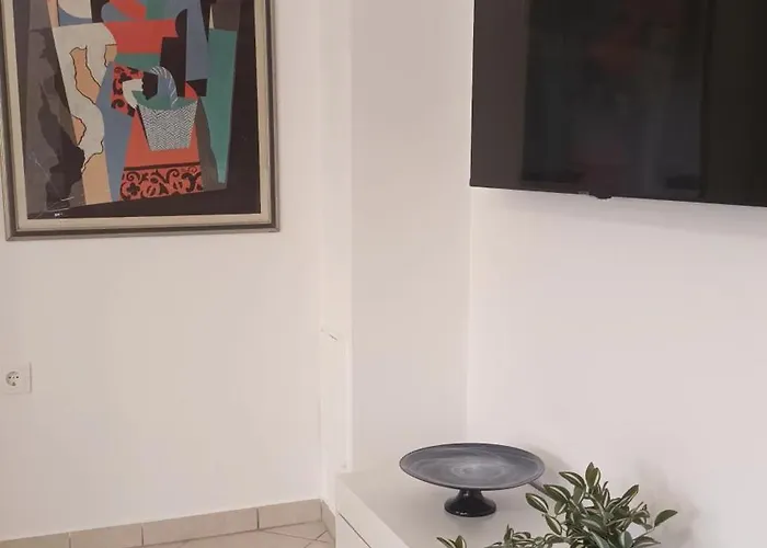 Sandra -private Parking And Garden شقة